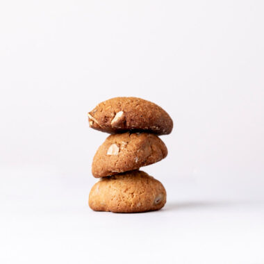 Photographie culinaire minimaliste des biscuits de JADIS Boulangerie artisanale à Lyon.